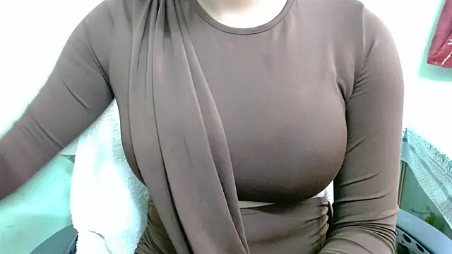 Snapshot of sweet-alia chatting on October 5, 12:47 pm sweet-alia online show from October 5, 12:47 pm