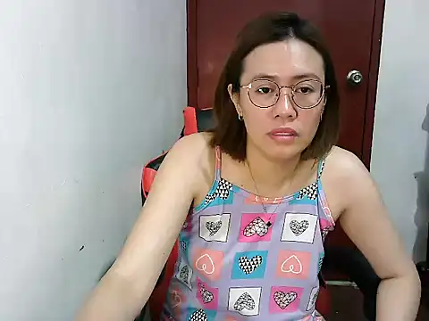 crizzybel online show from February 14, 6:51 pm