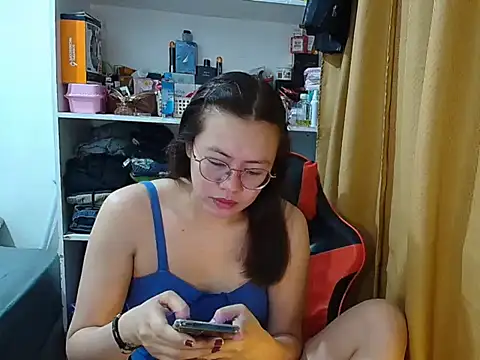 crizzybel online show from December 18, 1:33 am