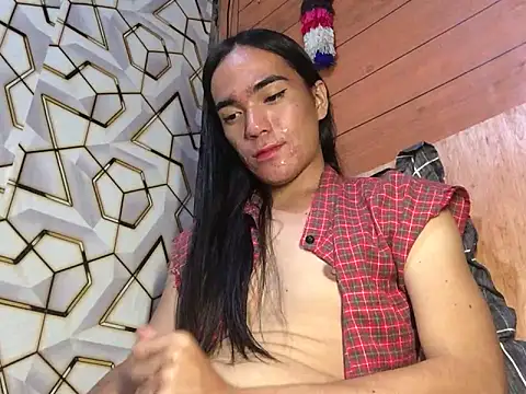 Snapshot of sexysassymirax chatting on September 14, 12:37 pm sexysassymirax online show from September 14, 12:37 pm