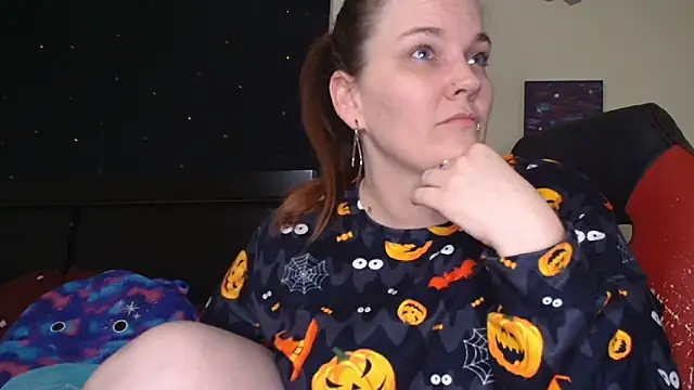 ToxicLilly online show from October 26, 8:20 am