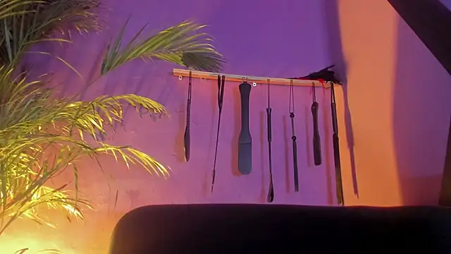Snapshot of isa_kiss chatting on April 23, 12:04 pm isa kiss online show from April 23, 12:04 pm