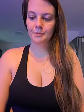 Snapshot of newMichelle chatting on February 28, 7:26 am newMichelle online show from February 28, 7:26 am