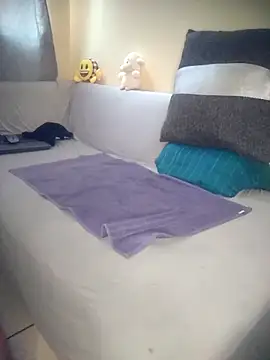 Snapshot of smalltitiz chatting on October 4, 12:58 pm smalltitiz online show from October 4, 12:58 pm