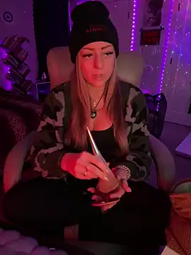 Snapshot of sage_love chatting on December 28, 2:11 am sage love online show from December 28, 2:11 am