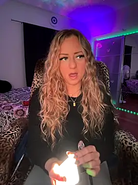 Snapshot of sage_love chatting on October 18, 2:14 am sage love online show from October 18, 2:14 am