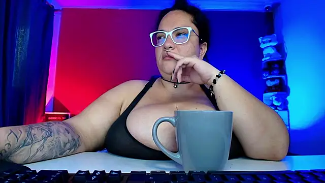 lulubigtitts1 online show from March 7, 3:31 pm