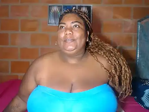 bustyboobsxxll online show from February 7, 2:10 pm