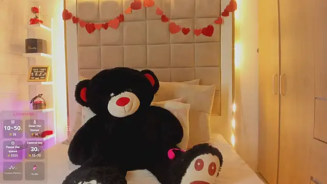 Victoria adaams online show from February 18, 1:51 pm