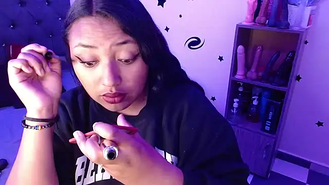 Snapshot of tatiana_wd chatting on December 17, 2:33 am tatiana wd online show from December 17, 2:33 am