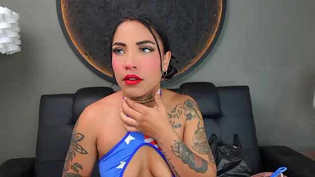 miss vaiolette online show from March 26, 11:05 am