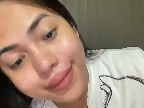 Snapshot of BigDominaMia chatting on May 21, 9:00 pm BigDominaMia online show from May 21, 9:00 pm
