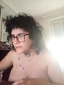 callmelouve online show from October 9, 12:14 pm