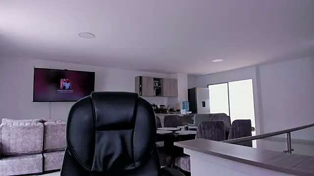 Snapshot of Frank_Farrell chatting on February 13, 5:33 pm Frank Farrell online show from February 13, 5:33 pm