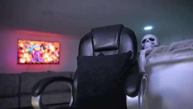 Snapshot of Frank_Farrell chatting on October 30, 11:16 pm Frank Farrell online show from October 30, 11:16 pm