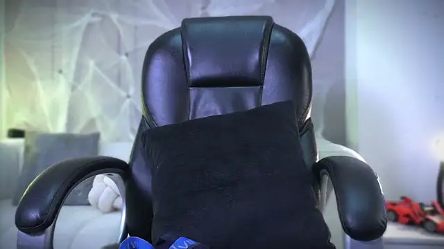 Snapshot of Frank_Farrell chatting on November 3, 9:27 pm Frank Farrell online show from November 3, 9:27 pm