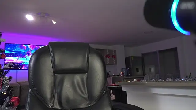 Snapshot of Frank_Farrell chatting on December 18, 3:56 am Frank Farrell online show from December 18, 3:56 am