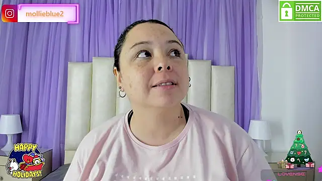 Snapshot of mollieblue69 chatting on December 24, 12:11 pm mollieblue69 online show from December 24, 12:11 pm