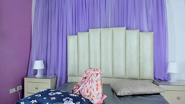 Snapshot of mollieblue69 chatting on January 18, 12:26 pm mollieblue69 online show from January 18, 12:26 pm