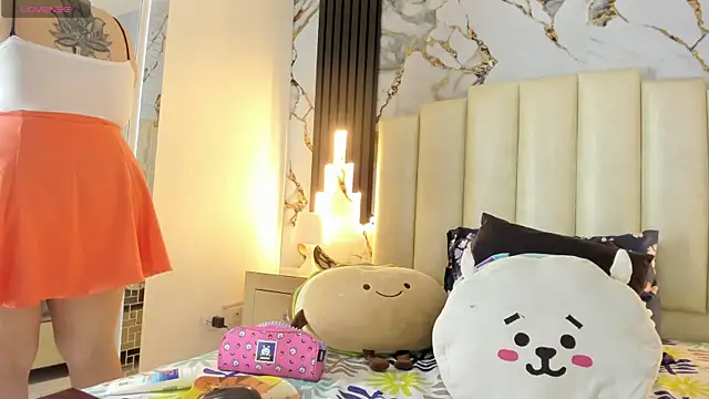 Snapshot of mollieblue69 chatting on February 20, 12:47 pm mollieblue69 online show from February 20, 12:47 pm