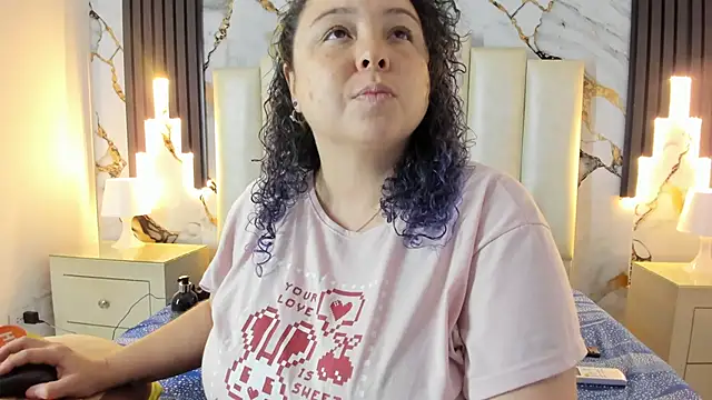 Snapshot of mollieblue69 chatting on February 28, 12:42 pm mollieblue69 online show from February 28, 12:42 pm