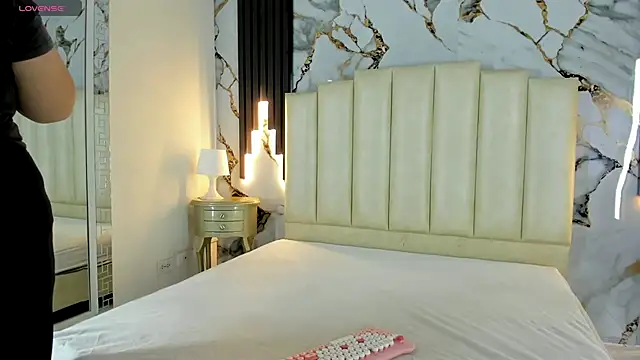 Snapshot of mollieblue69 chatting on September 16, 1:01 pm mollieblue69 online show from September 16, 1:01 pm