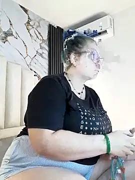 Snapshot of mollieblue69 chatting on September 30, 12:32 pm mollieblue69 online show from September 30, 12:32 pm