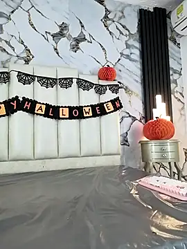 Snapshot of mollieblue69 chatting on October 29, 1:02 pm mollieblue69 online show from October 29, 1:02 pm