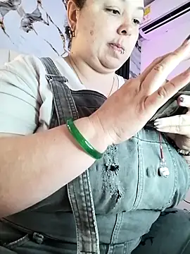 Snapshot of mollieblue69 chatting on November 27, 1:13 pm mollieblue69 online show from November 27, 1:13 pm