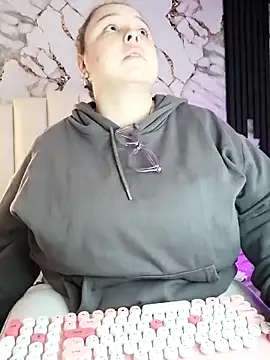 Snapshot of mollieblue69 chatting on November 28, 1:03 pm mollieblue69 online show from November 28, 1:03 pm