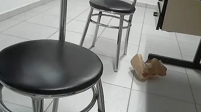 Snapshot of oliveira3tt chatting on February 13, 5:54 pm oliveira3tt online show from February 13, 5:54 pm