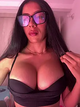 Snapshot of Anamhenao chatting on January 11, 8:41 am Anamhenao online show from January 11, 8:41 am