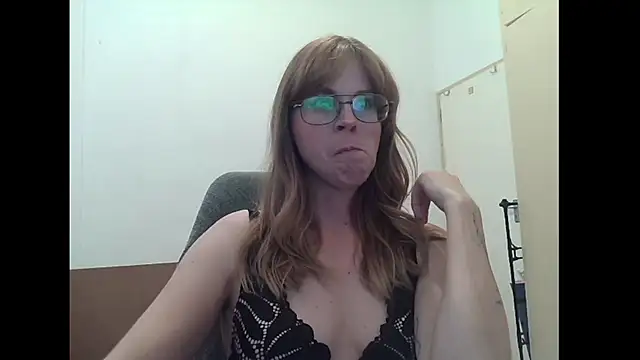 Snapshot of SavannaGirly chatting on July 18, 11:47 am SavannaGirly online show from July 18, 11:47 am