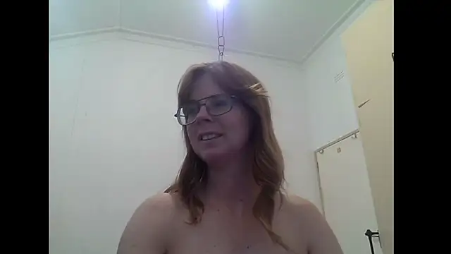 Snapshot of SavannaGirly chatting on July 20, 10:39 am SavannaGirly online show from July 20, 10:39 am