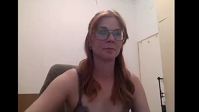 Snapshot of SavannaGirly chatting on July 29, 7:01 pm SavannaGirly online show from July 29, 7:01 pm