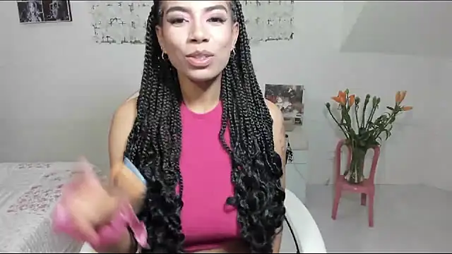 Snapshot of MacDelice chatting on February 27, 4:31 am MacDelice online show from February 27, 4:31 am