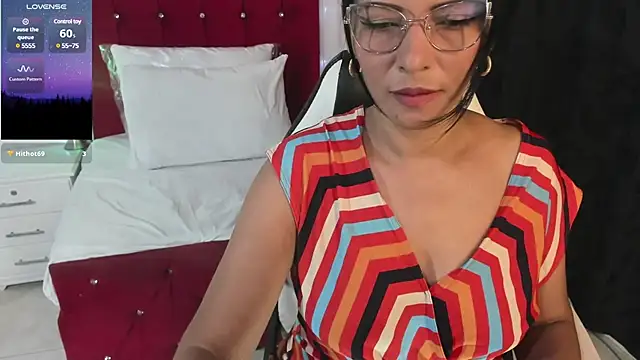 Wanda Milf online show from December 27, 9:32 pm
