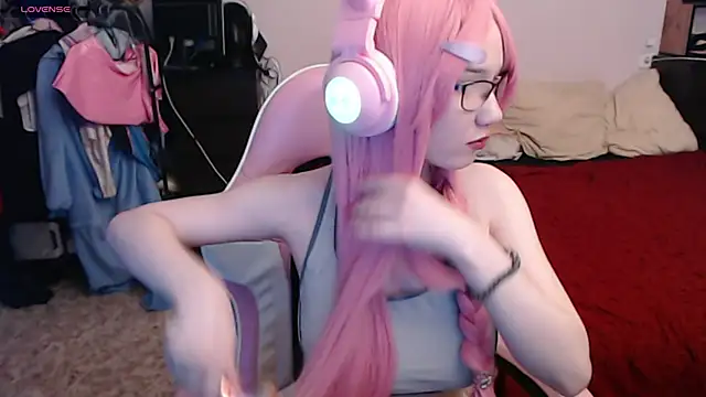 Maya Viola online show from March 14, 9:35 am