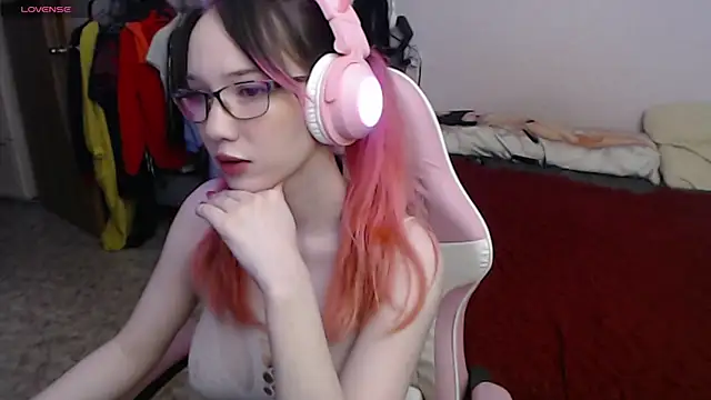 Maya Viola online show from March 18, 8:47 am