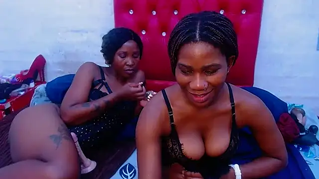 XSCARLETQUEENXX online show from March 28, 11:59 pm