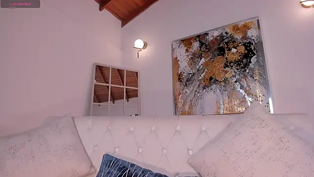 Snapshot of MaryLewis_ chatting on December 31, 2:36 pm MaryLewis online show from December 31, 2:36 pm