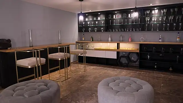 KateSunder online show from January 6, 8:18 am