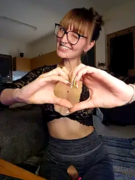 Snapshot of MissMialicious chatting on February 4, 11:16 am MissMialicious online show from February 4, 11:16 am