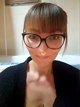 Snapshot of MissMialicious chatting on February 11, 9:03 pm MissMialicious online show from February 11, 9:03 pm