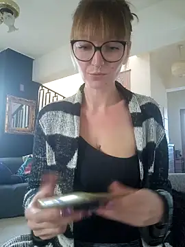 Snapshot of MissMialicious chatting on February 28, 2:53 pm MissMialicious online show from February 28, 2:53 pm