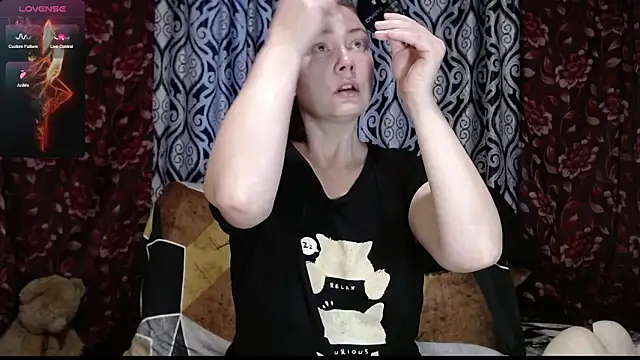 EmilyDoth online show from September 15, 6:57 am