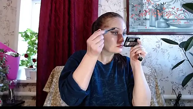 EmilyDoth online show from February 21, 5:30 am