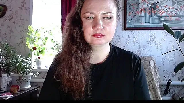 EmilyDoth online show from April 11, 5:45 am