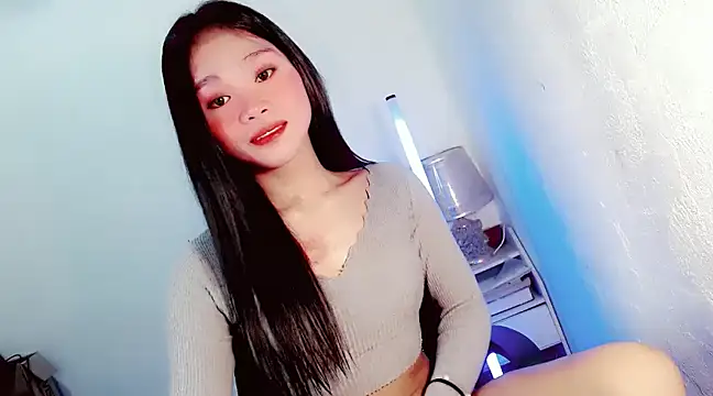 amomentoflust69 online show from February 4, 3:44 am