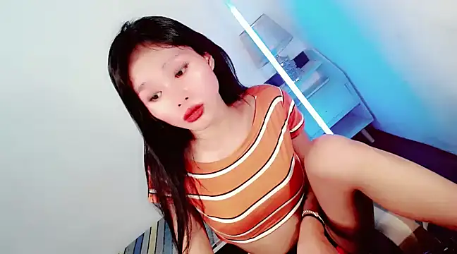 amomentoflust69 online show from March 16, 6:53 am